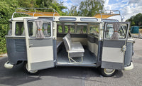 Combi Volkswagen T1 modifié en Samba 23 fenêtres de 1967